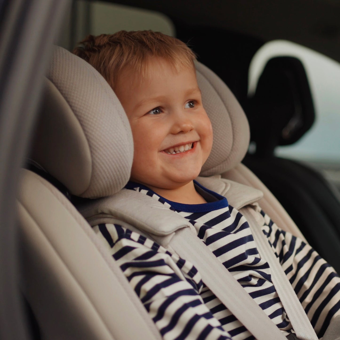 Approach Plus 360 Car Seat Natural Taupe & Base Plus 360