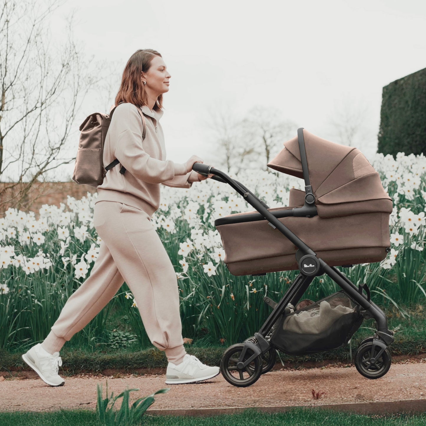 Dune 2 Mocha Travel System Ultimate 360 Infant Carrier Bundle (11 piece)