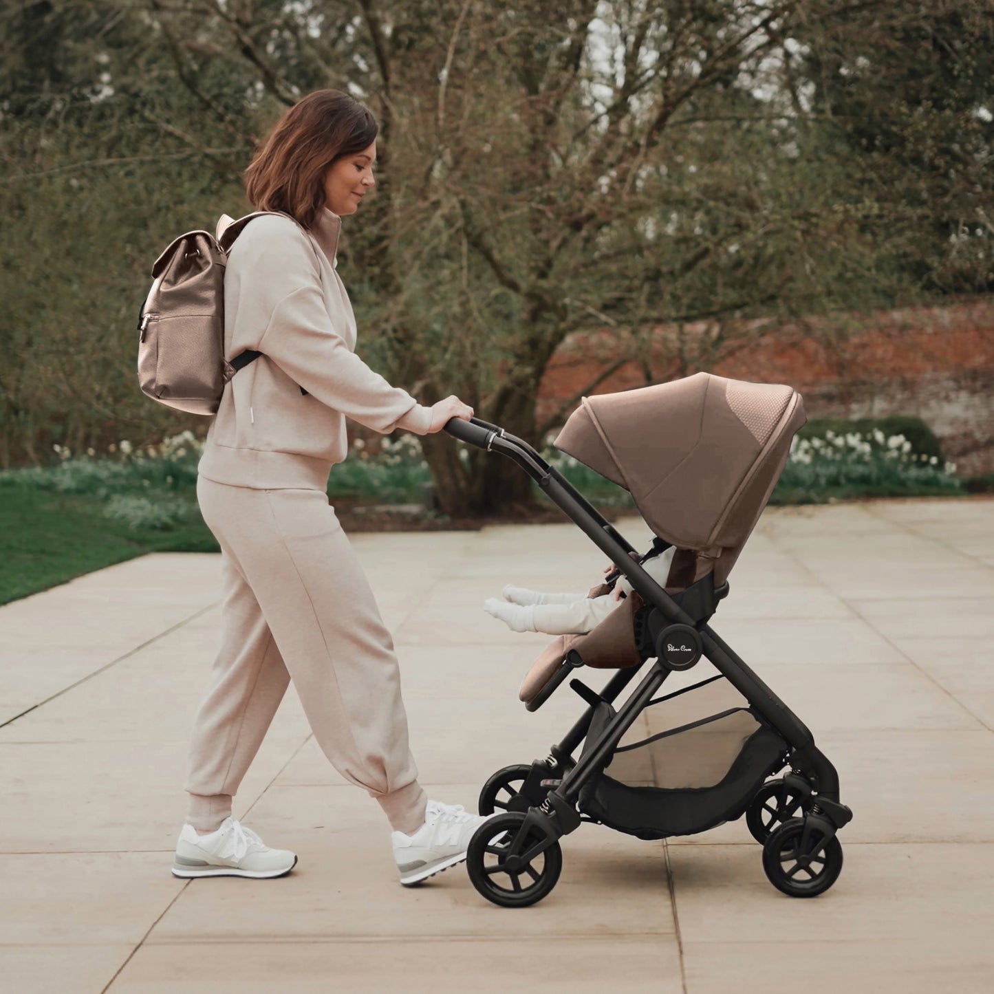 Dune 2 Mocha Travel System Ultimate 360 Infant Carrier Bundle (11 piece)