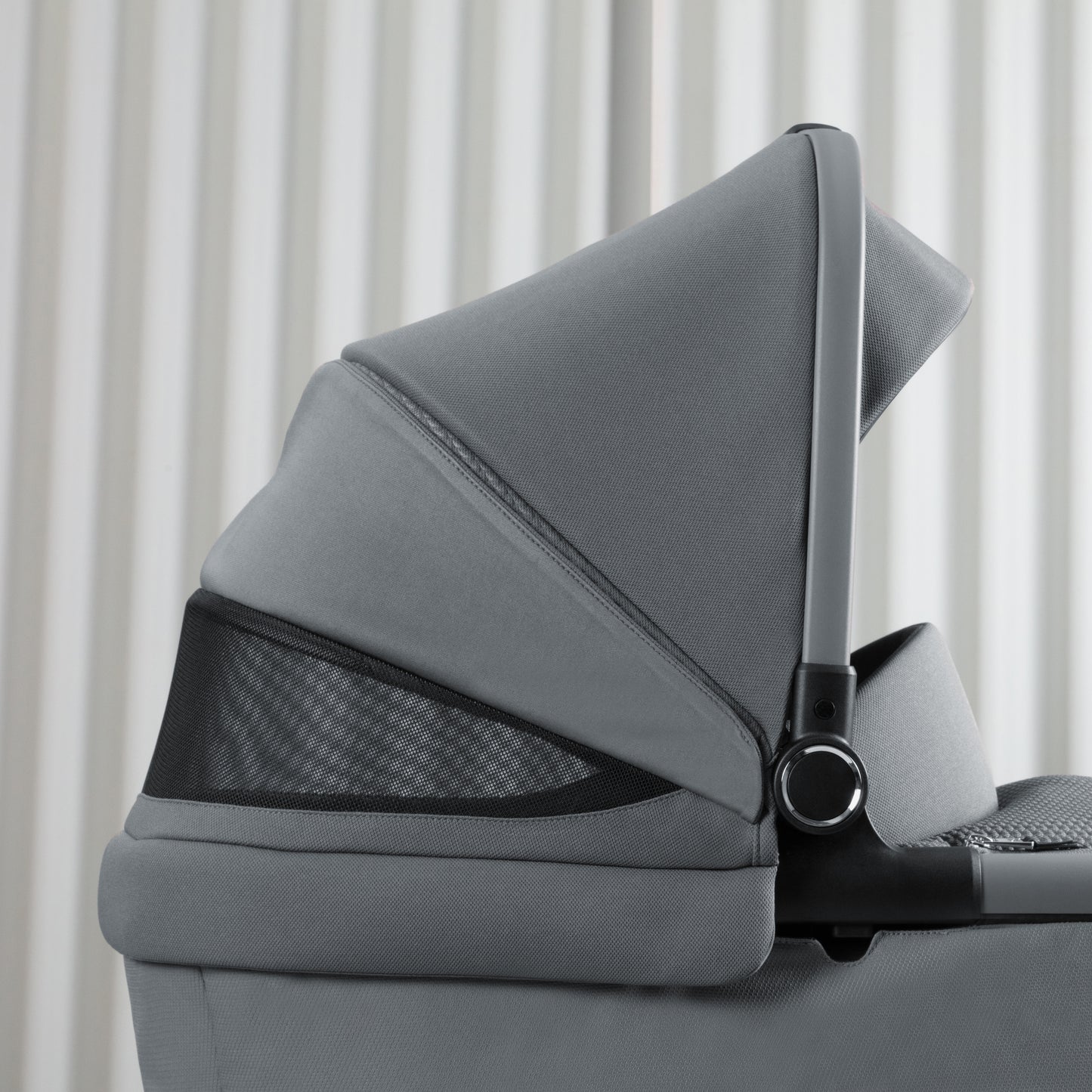 Dune First Bed Folding Carrycot Glacier