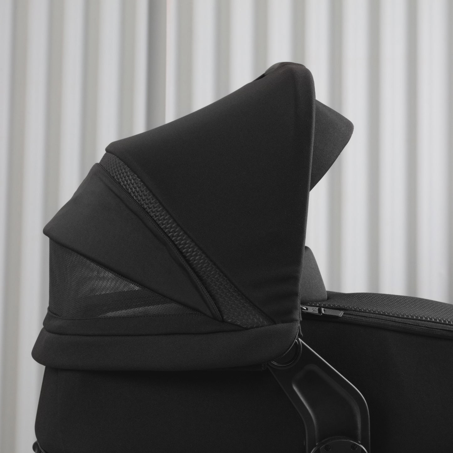 Dune Compact Folding Carrycot Space