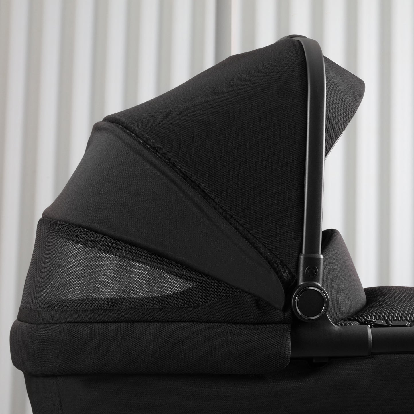 Dune First Bed Folding Carrycot Space