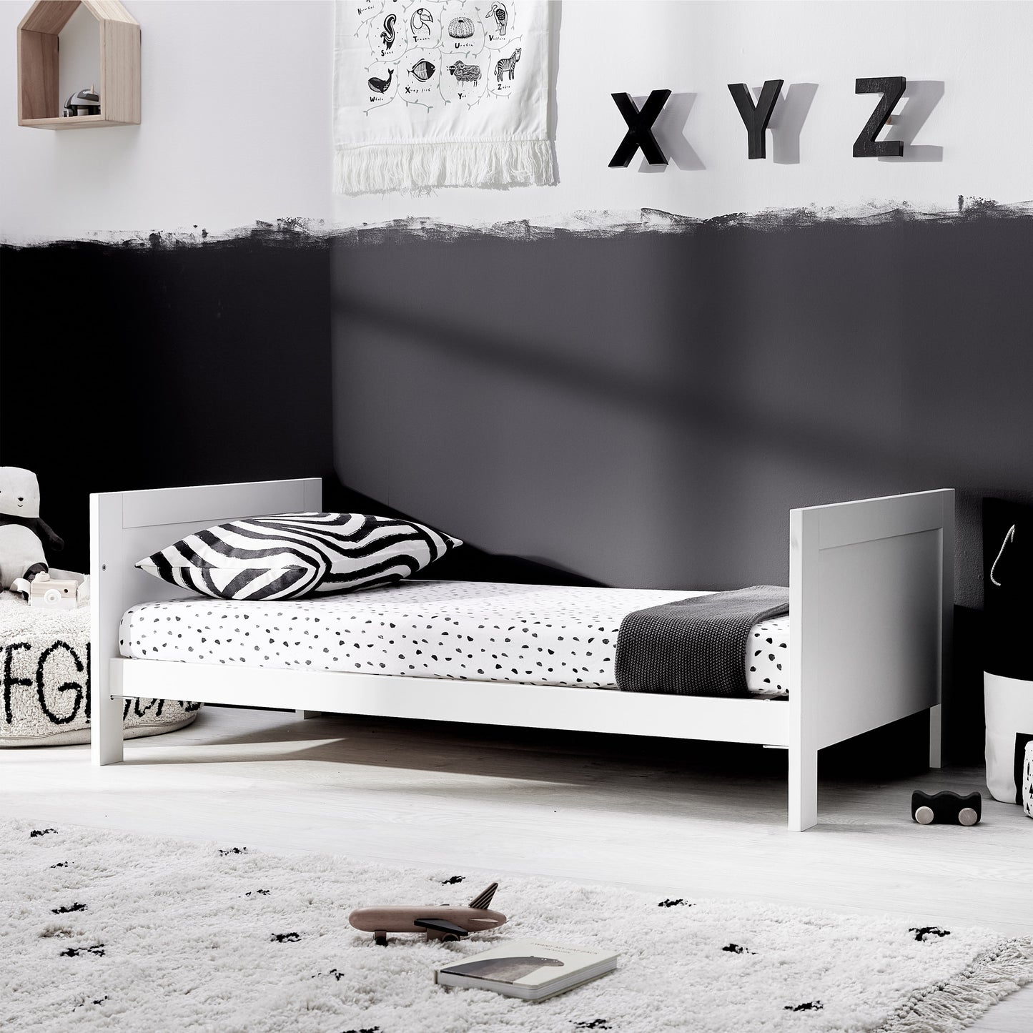 Finchley White Convertible Cot Bed to Toddler Bed