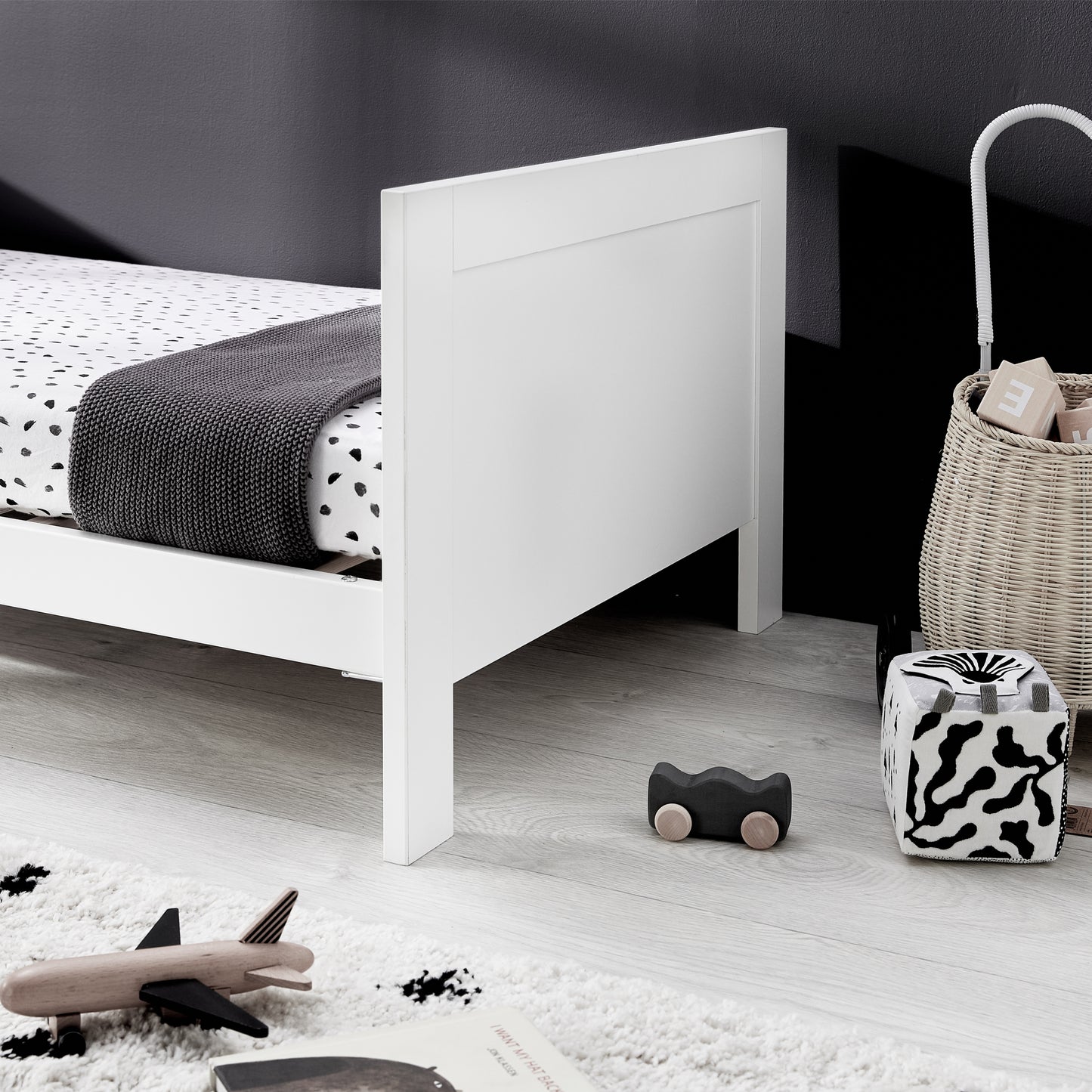 Finchley White Convertible Cot Bed to Toddler Bed