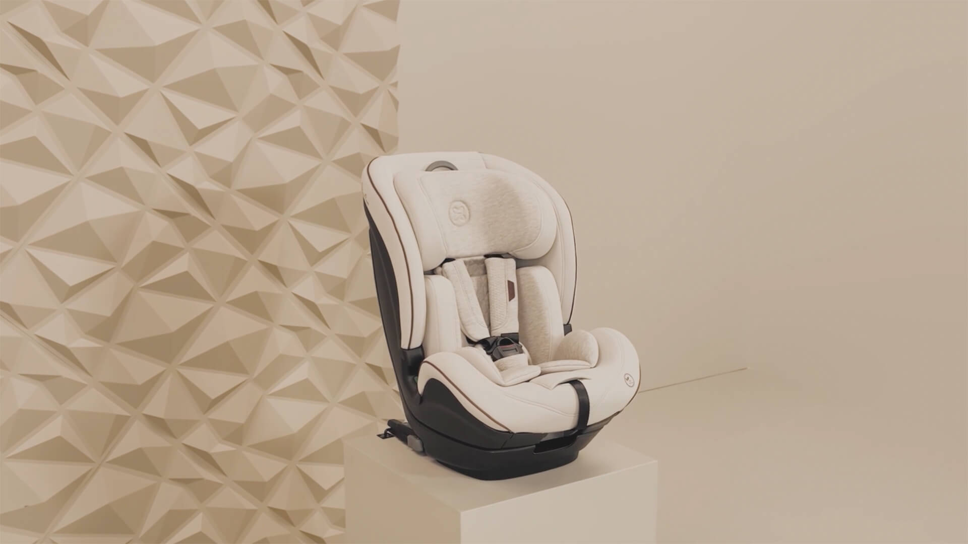 Balance i-Size Space Car Seat | Silver Cross UK