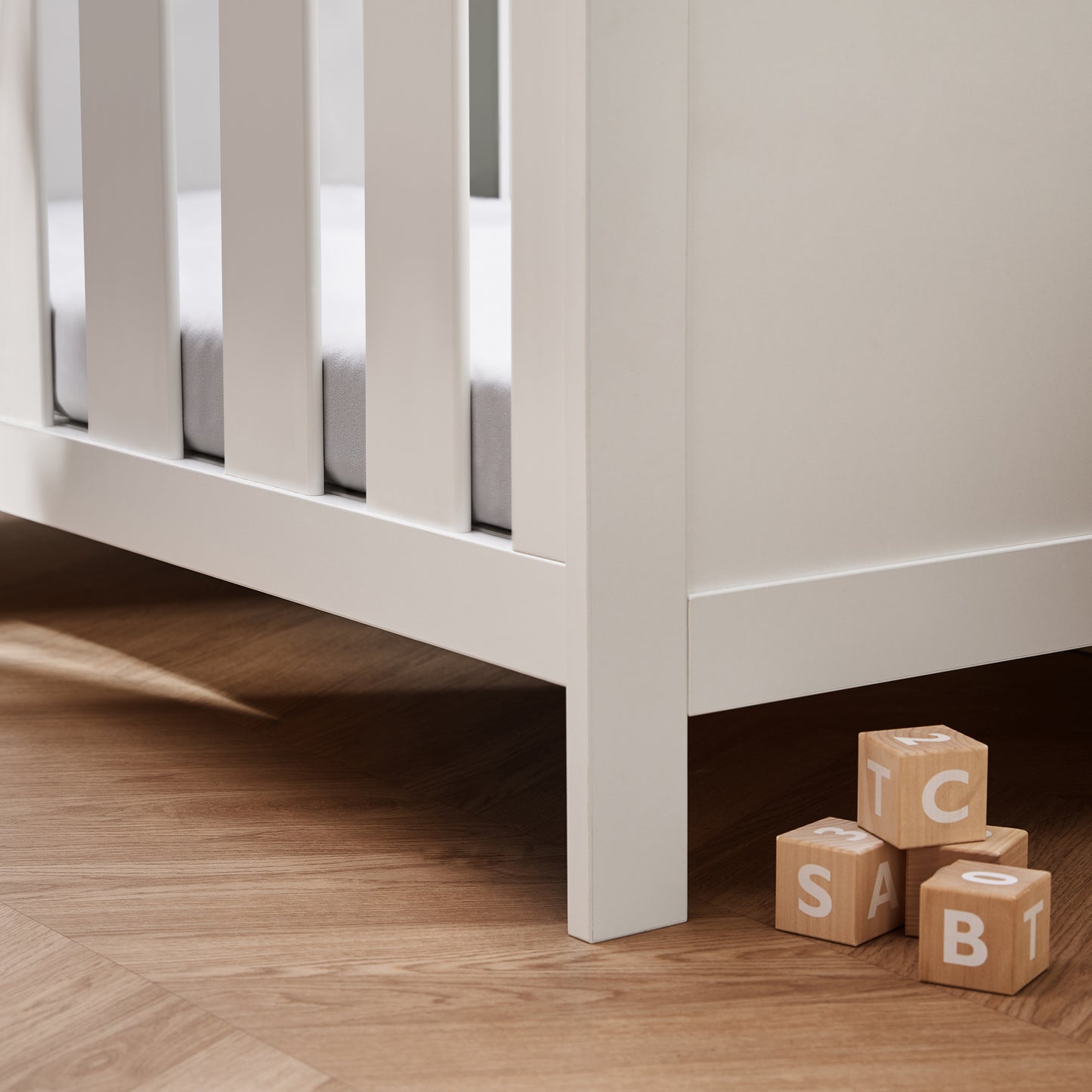 Bromley White Convertible Cot Bed to Toddler Bed