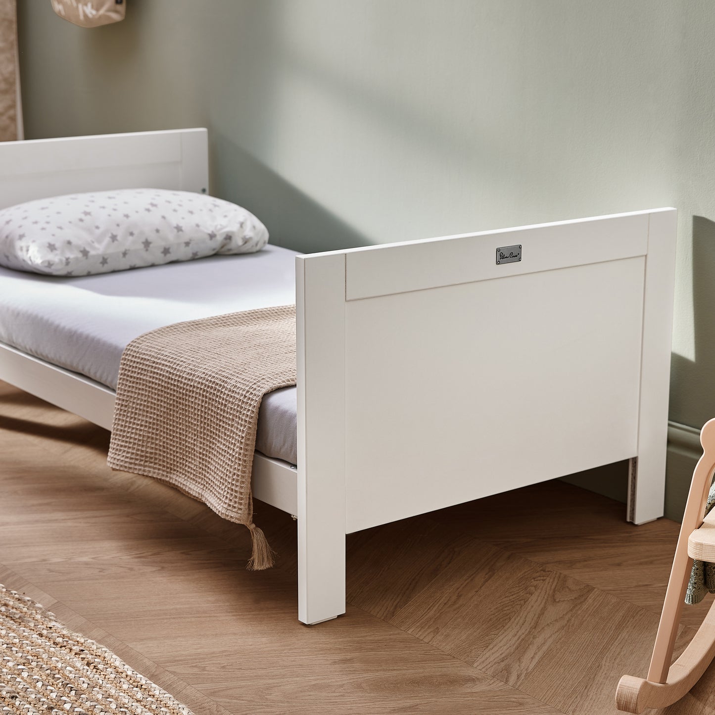 Bromley White Convertible Cot Bed to Toddler Bed