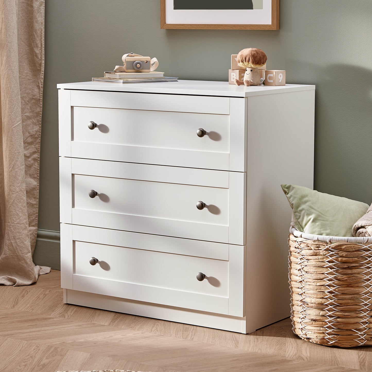 Bromley White Dresser