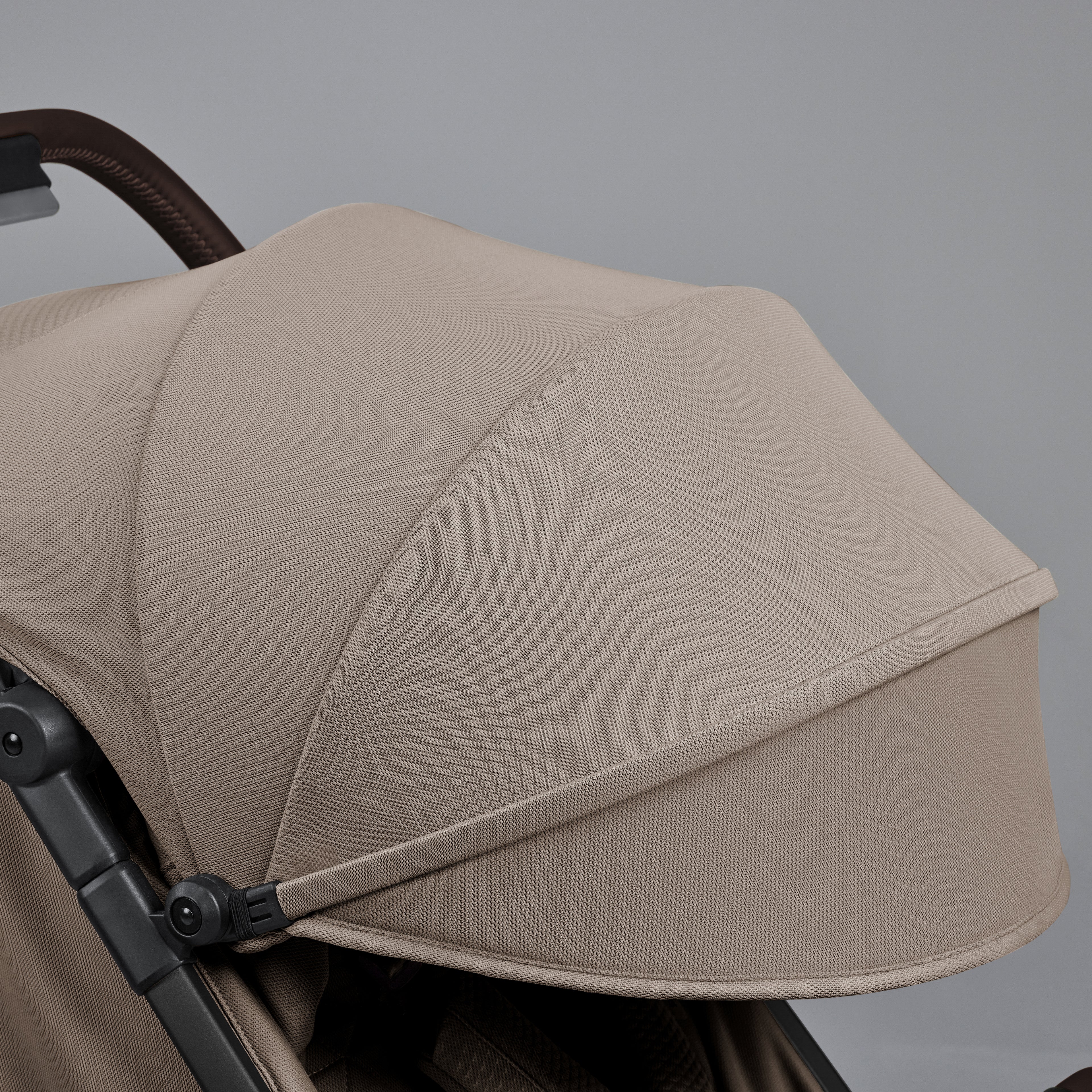 Clic-2-Cobble-Peak-Hood-Detail