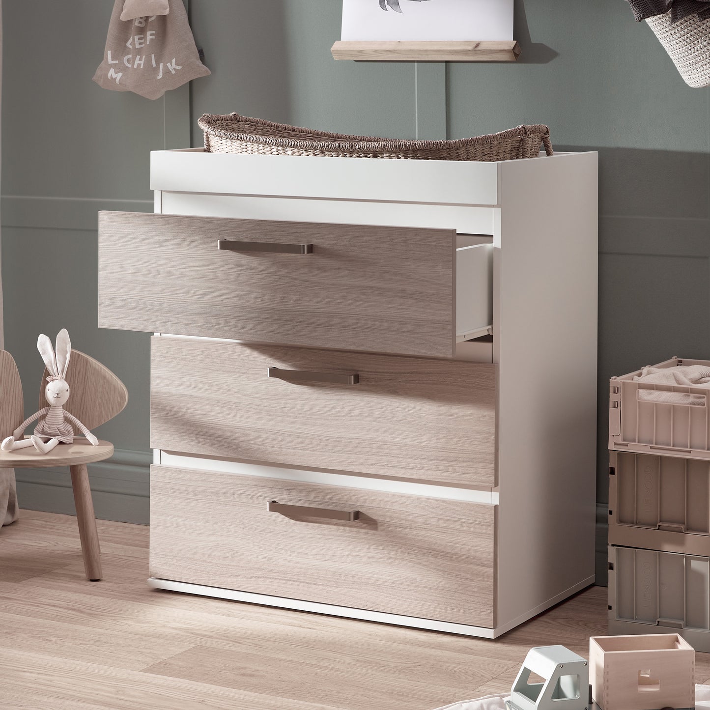 Finchley Oak Dresser