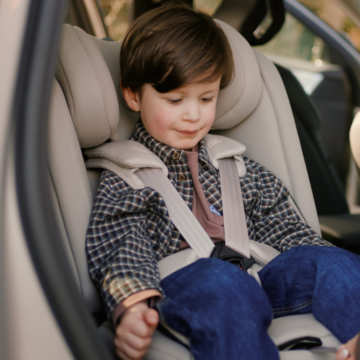Motion 3 All Size 360 Extended Rear Facing Car Seat Natural Taupe