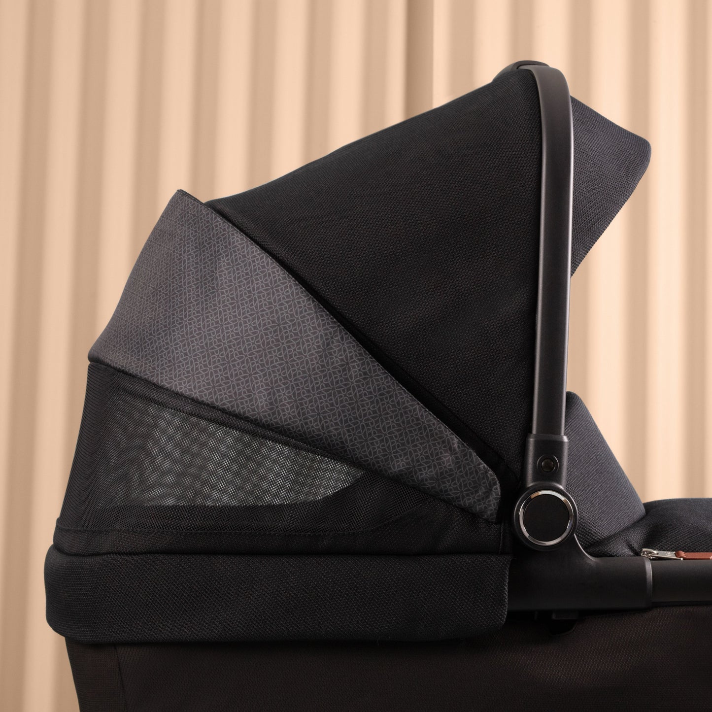 Reef First Bed Folding Carrycot Orbit